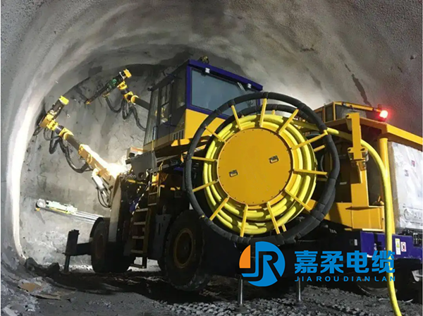 台车拖拽电缆